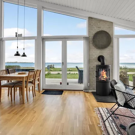 3 Bedroom Stunning In *