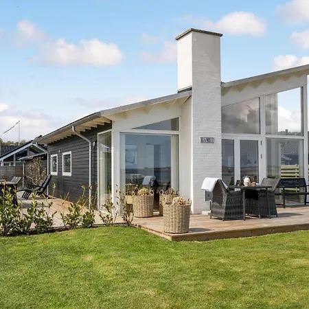 3 Bedroom Stunning In Ferienhaus *
