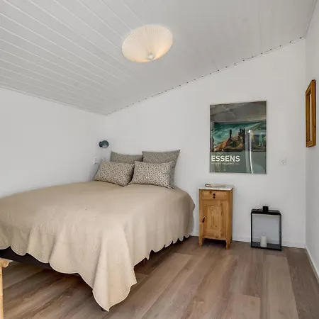 3 Bedroom Stunning In Ferienhaus Sjolund