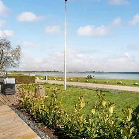 Ferienhaus 3 Bedroom Stunning In